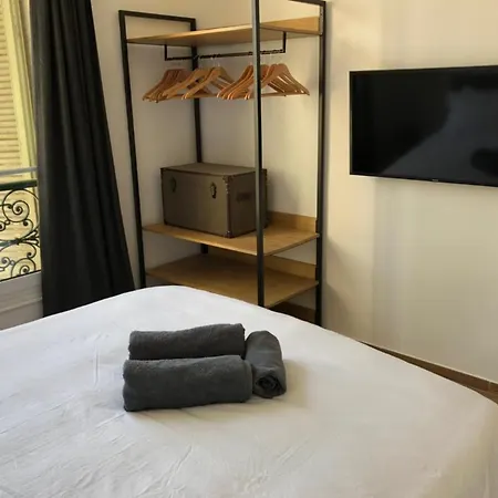 Amazing Modern 1br Center